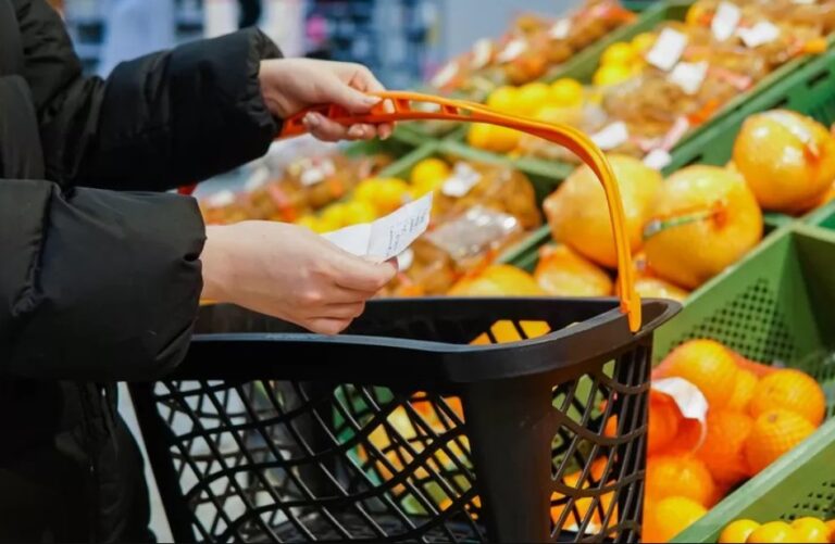 Cost of living: Women ‘bearing the brunt’ of rising prices