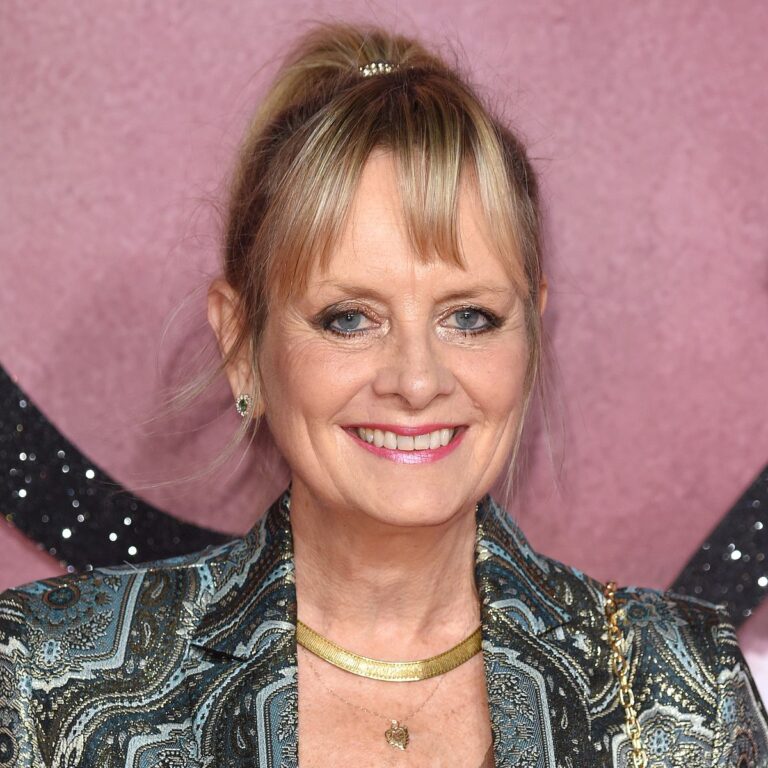 Twiggy, 72, Shares The Mascara She ‘Loves’ For Thick, Defined Lashes